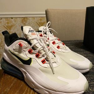Size 8.5 - Nike Air Max 270 React White Crimson
